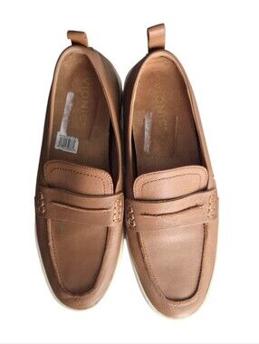 Vionic Tan Leather Uptown Loafer Women's Size 9.5 Preppy